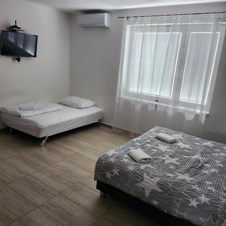 Apartmany Roland Velky Meder Luaran gambar