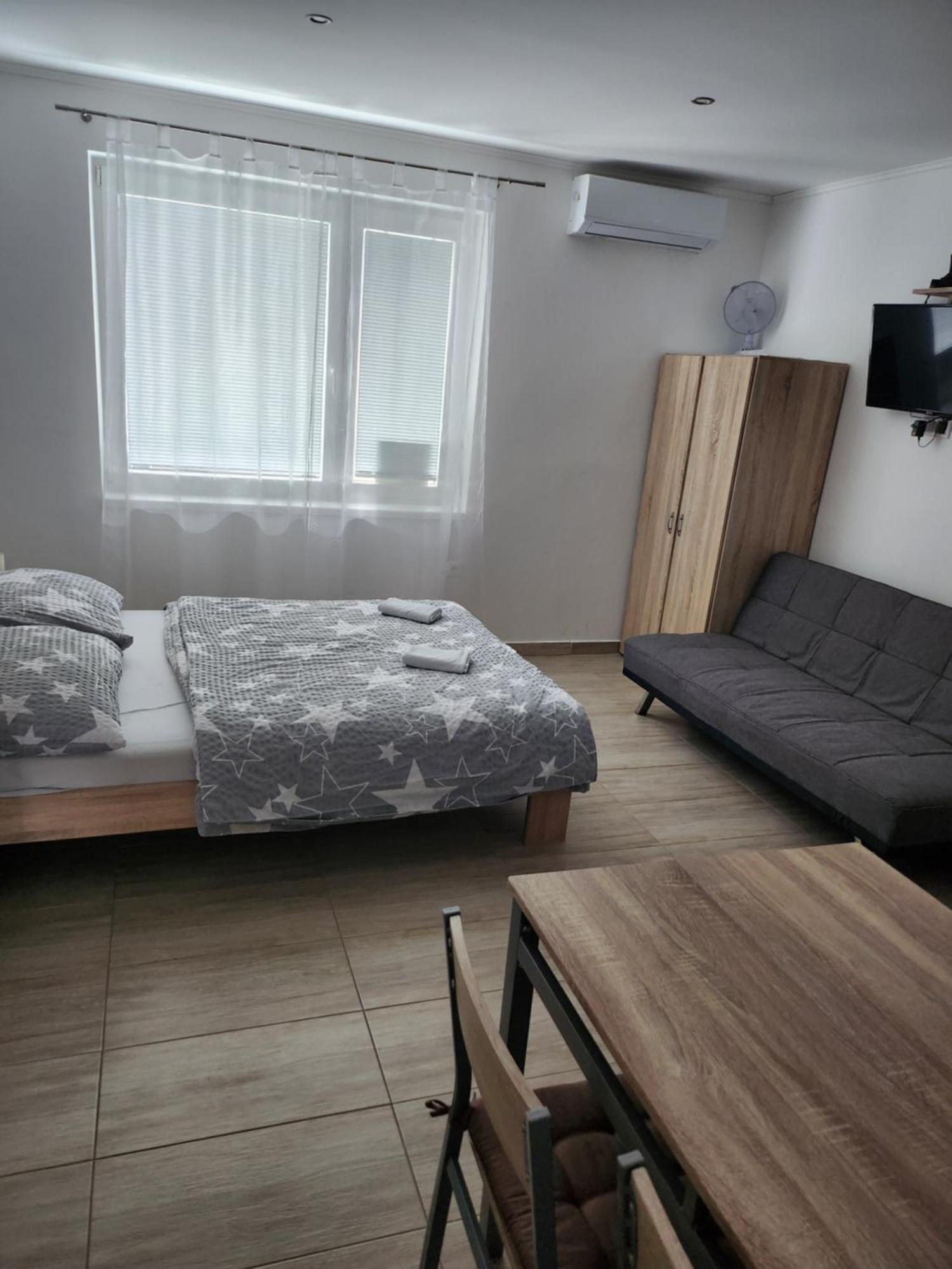 Apartmany Roland Velky Meder Luaran gambar